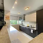 Paun Apartment *