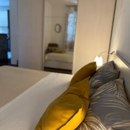 Paun Apartment *